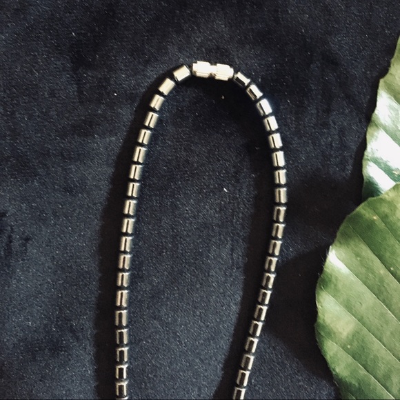 Black circle hanging necklace! ⚫️ - Picture 4 of 5